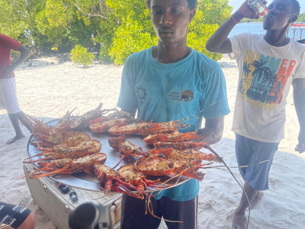 Taca grillowanych owoców morza podawana turystom w Watamu.