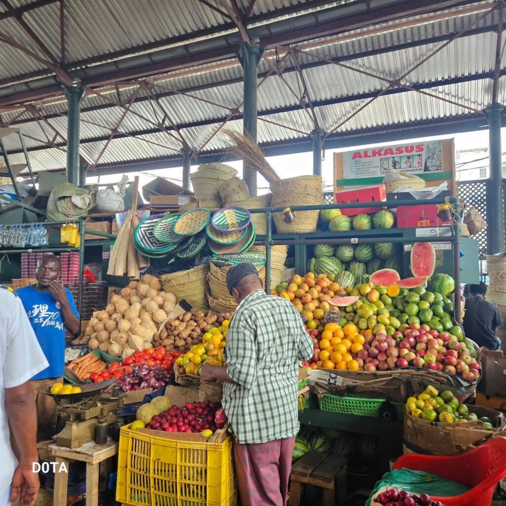 Stoisko z owocami i warzywami Mombasa